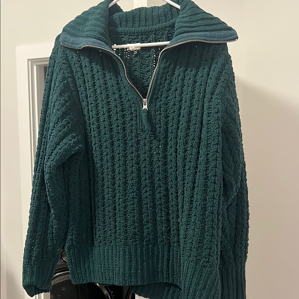 Aerie Hunter Green Cable Knit Sweater